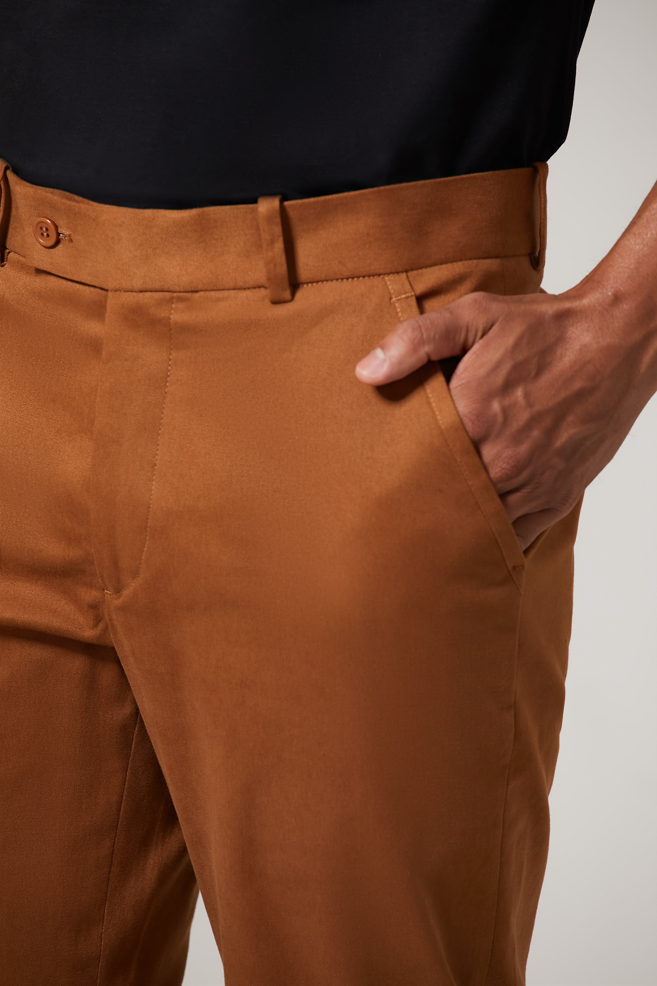 Calça Alfaiataria Sarja Haiti Caramelo